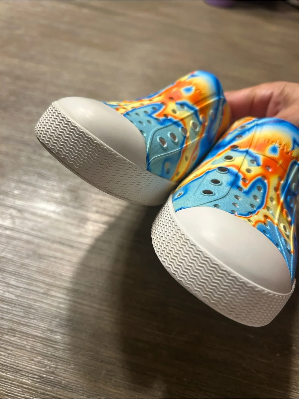Native Jefferson colorful tie dye waterproof slip on sneaker sandals kids, Sz.J1